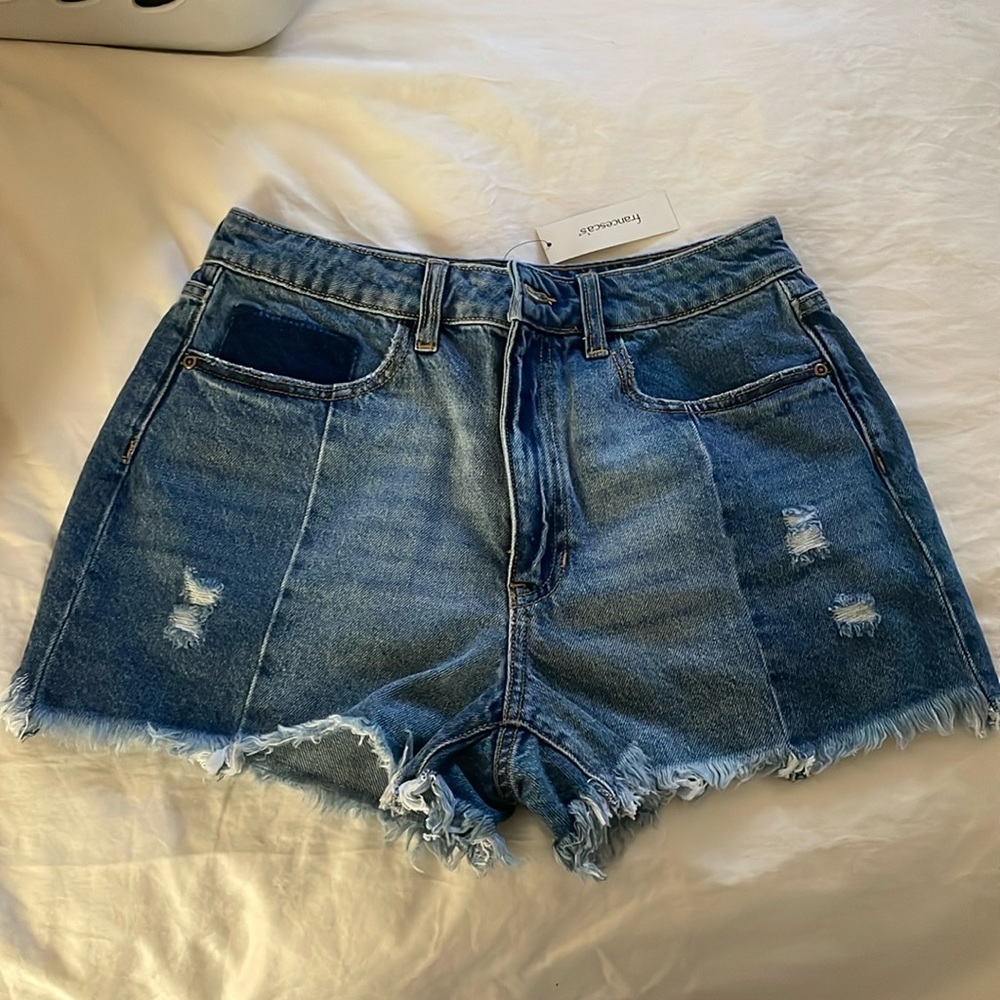 Francescas NWT size 29 jean shorts. 100% cotton